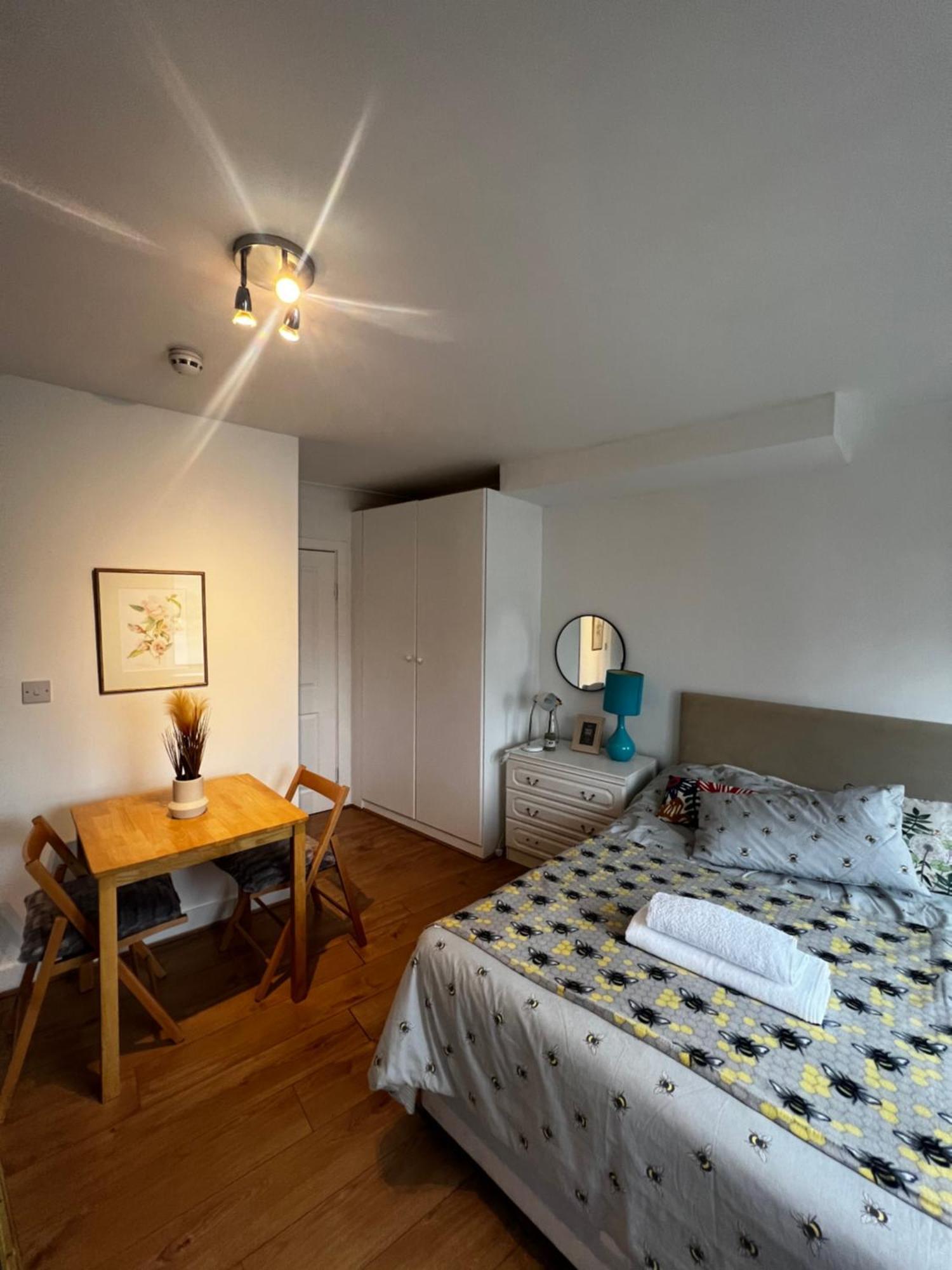 Апартаменти Flat In Лондон Екстер'єр фото